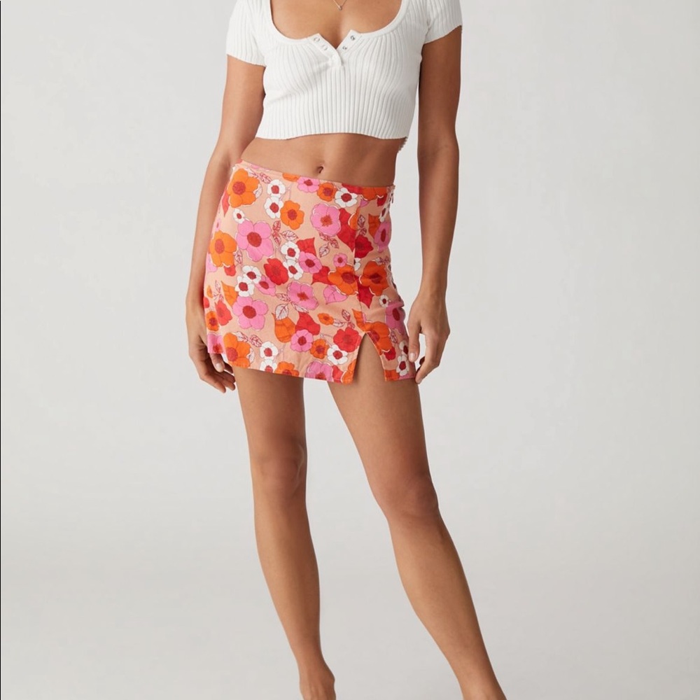 NWT UO Rosie Notched Pelmet Mini Skirt | Size S